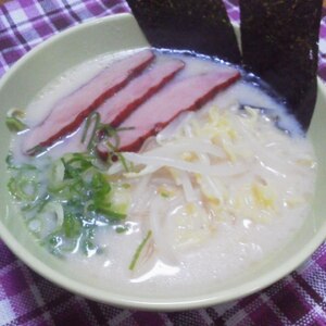 美味！炙りチャーシュー塩もやしらーめん